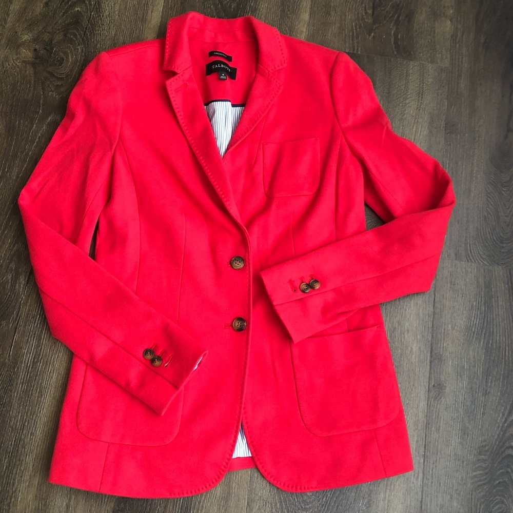 Classic feminine Aberdeen blazer. Gorgeous red colour. New.
